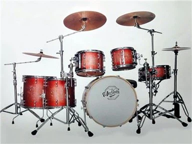 กลองชุดสีแดง